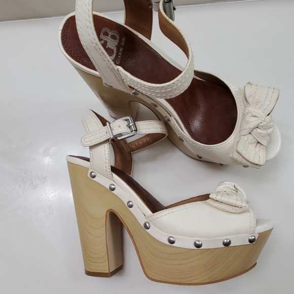 Gianni Bini Shoes - Picture 2 of 3